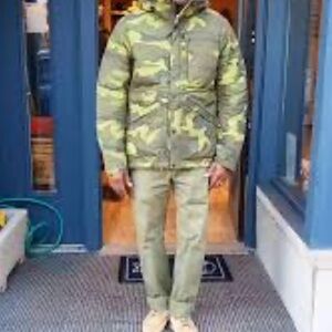 Relwen Channel Boarder Hooded Coat In Bright Camo Size Small